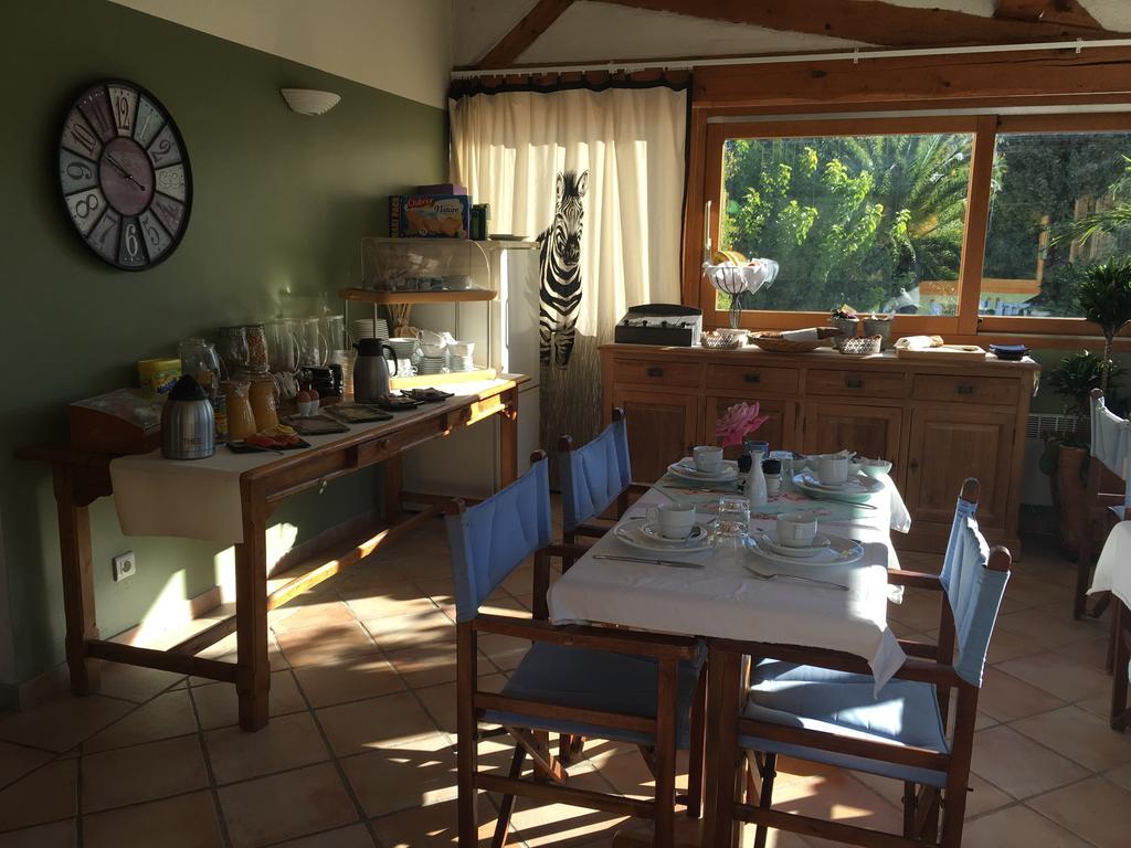 Le Mas Shabanou Bed and Breakfast Roquefort-les-Pins Exteriör bild