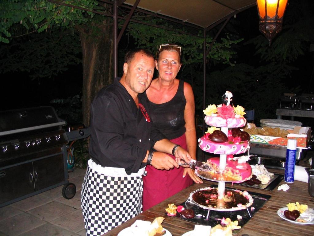 Le Mas Shabanou Bed and Breakfast Roquefort-les-Pins Exteriör bild