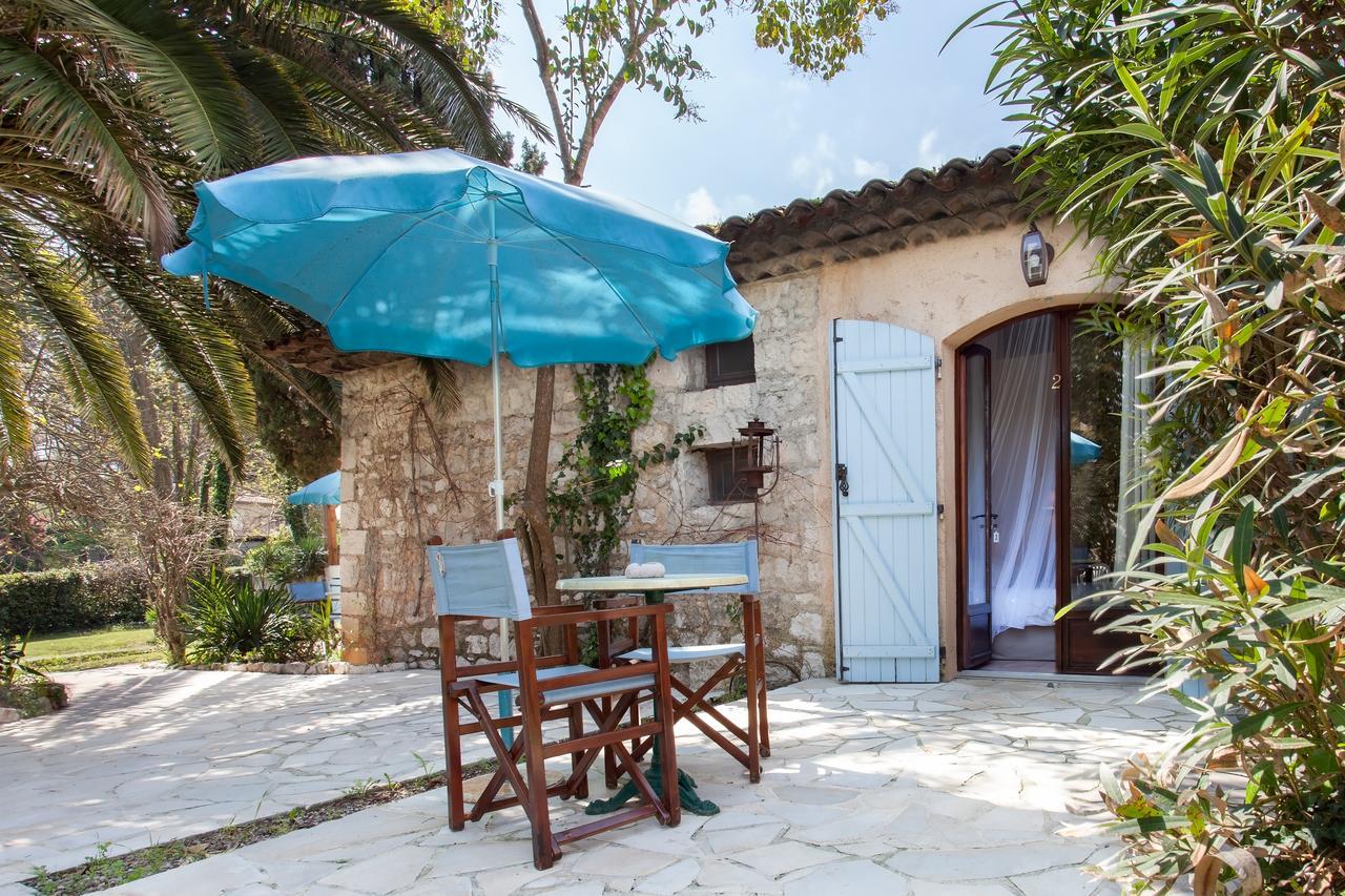 Le Mas Shabanou Bed and Breakfast Roquefort-les-Pins Exteriör bild
