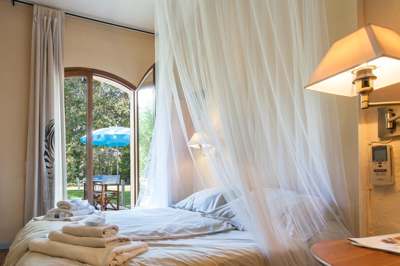 Le Mas Shabanou Bed and Breakfast Roquefort-les-Pins Exteriör bild
