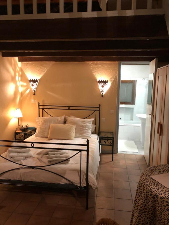 Le Mas Shabanou Bed and Breakfast Roquefort-les-Pins Exteriör bild